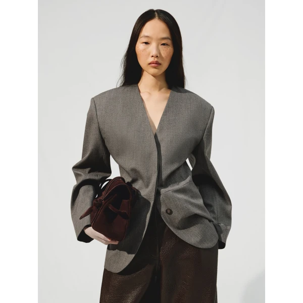 medium brown Jacquemus shoulder bag
