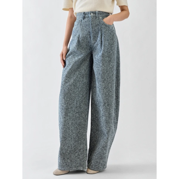 Jacquemus The Ovalo De-Nimes Denim Pants in Blue | Denim | Coveti