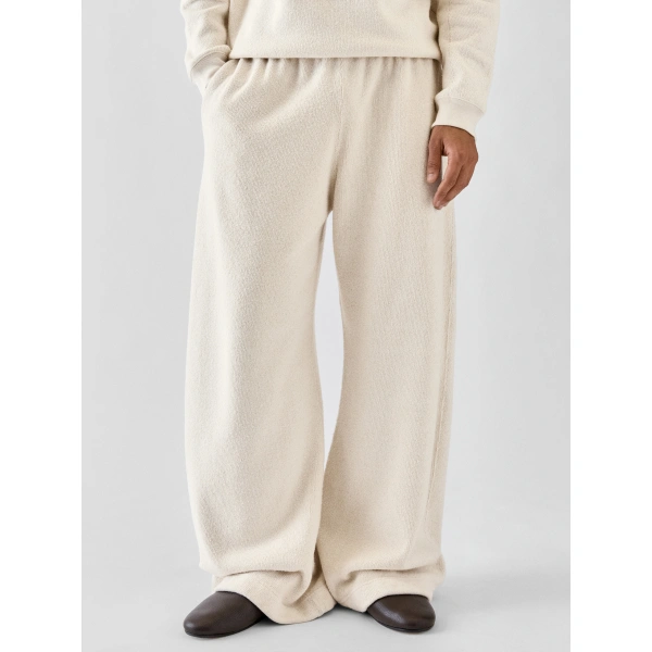 Jacquemus The Ovalo Sweatpants in Off-White | Sweatpants | Coveti