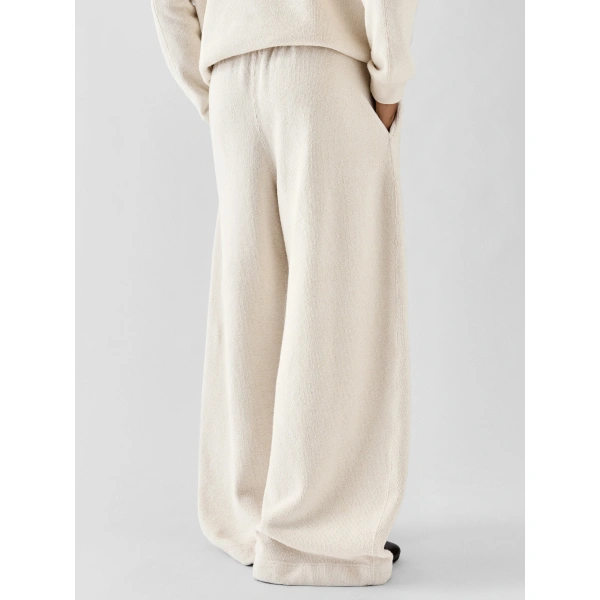 Jacquemus The Ovalo Sweatpants in Off-White | Sweatpants | Coveti