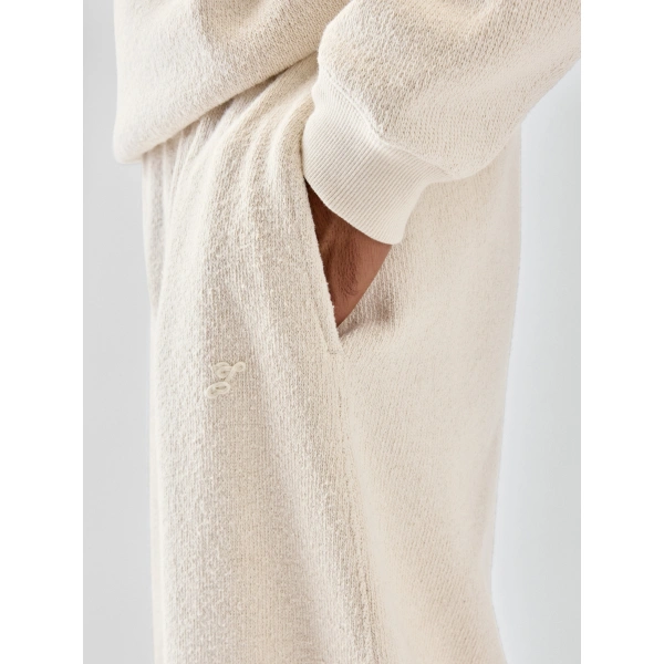 Jacquemus The Ovalo Sweatpants in Off-White | Sweatpants | Coveti