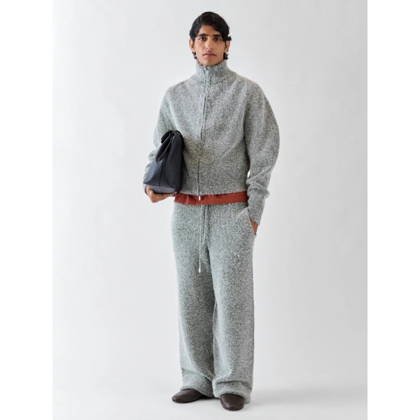 Jacquemus The Pilu Sweatpants in Dark Grey | Sweatpants | Coveti