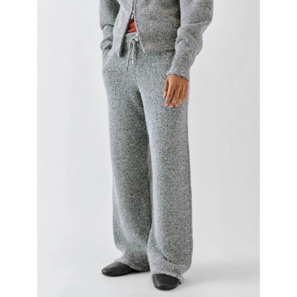 Jacquemus The Pilu Sweatpants in Dark Grey | Sweatpants | Coveti