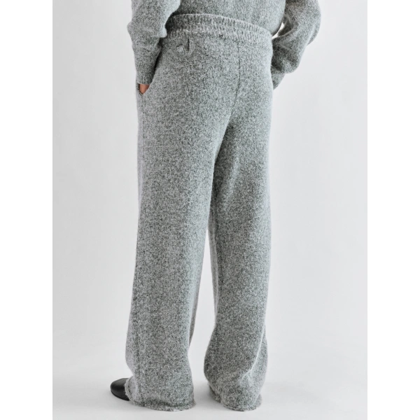 Jacquemus The Pilu Sweatpants in Dark Grey | Sweatpants | Coveti