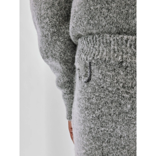Jacquemus The Pilu Sweatpants in Dark Grey | Sweatpants | Coveti