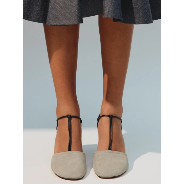 Jacquemus The Pina Sandals in Greige | Sandals | Coveti