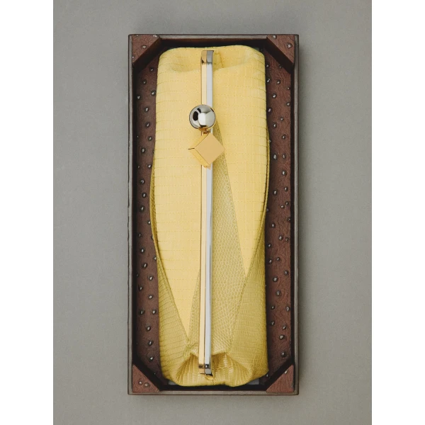 yellow and corn Jacquemus clutch
