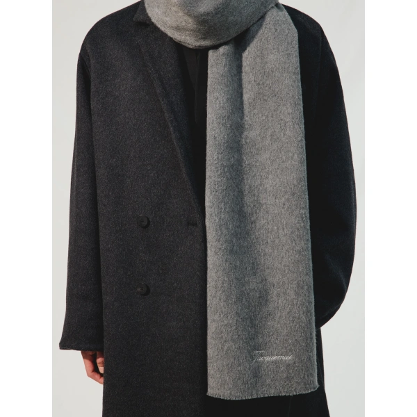 Jacquemus The Tailleur Scarf in Dark Grey | Scarves | Coveti
