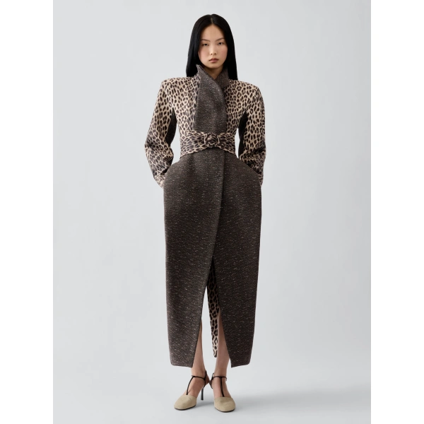 Jacquemus The Tulipe Coat in Leopard Beige and Black | Coats | Coveti