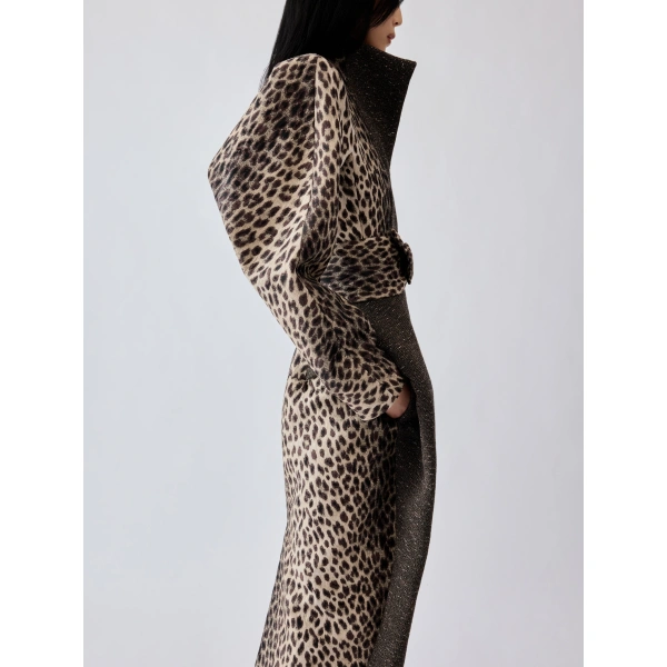 Jacquemus The Tulipe Coat in Leopard Beige and Black | Coats | Coveti