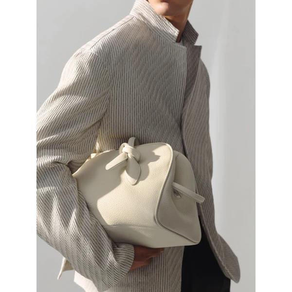 light ivory Jacquemus tote bag