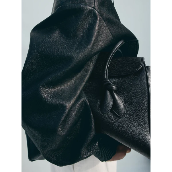 black Jacquemus tote bag