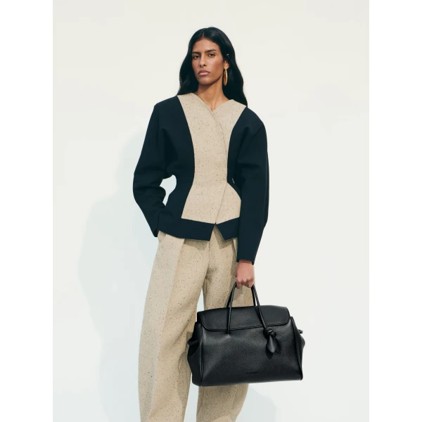 black tote bag