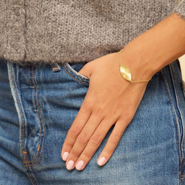 Jennifer Meyer 70's Evil Eye Bracelet in 18K Yellow Gold | Fine Bracelets | Coveti