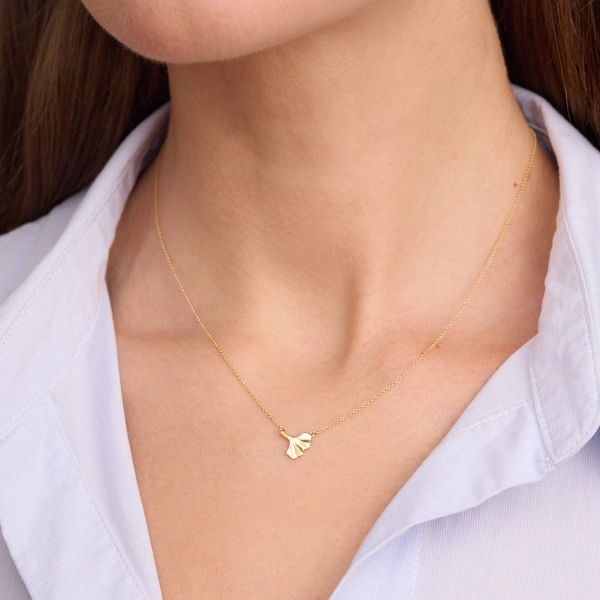 Jennifer Meyer Ginkgo Leaf Necklace in 18K Yellow Gold | Fine Necklaces | Coveti