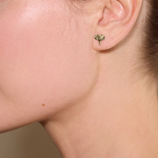 Jennifer Meyer Ginkgo Leaf Studs in 18K Yellow Gold | Fine Earrings | Coveti