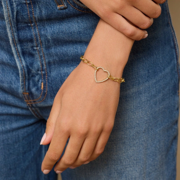 Jennifer Meyer Medium Edith Link Bracelet with Large Diamond Open Heart Accent in 18K Yellow Gold | Fine Bracelets | Coveti