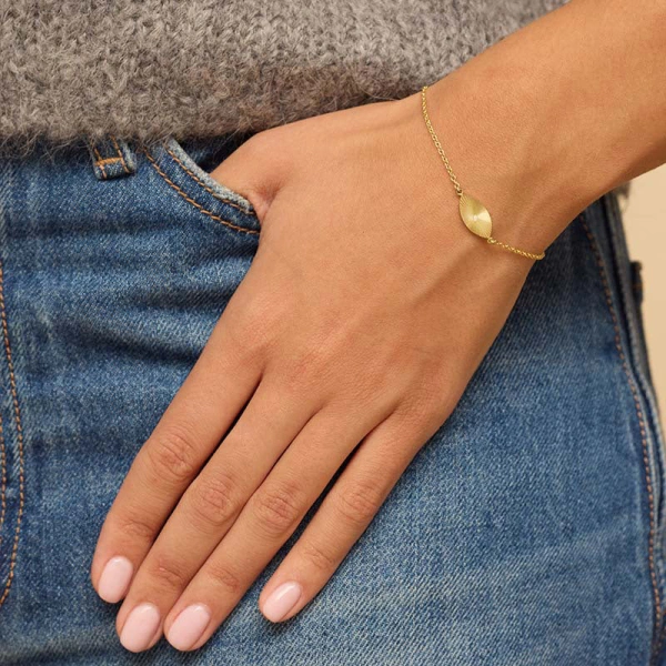 Jennifer Meyer Mini 70's Evil Eye Bracelet in 18K Yellow Gold | Fine Bracelets | Coveti