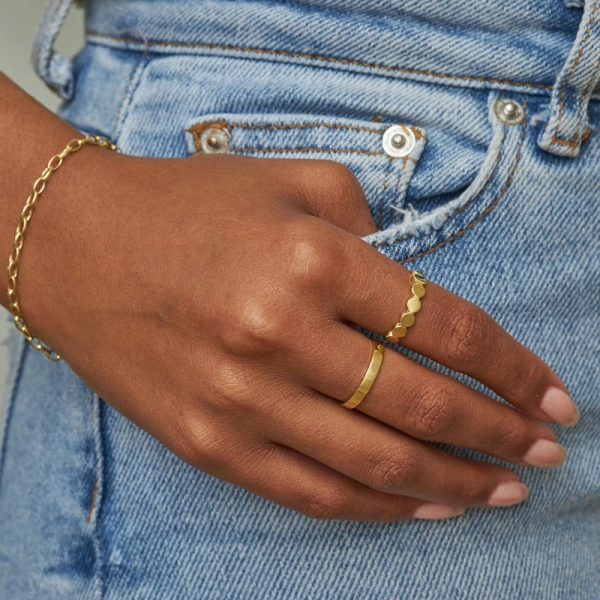 Jennifer Meyer Mini Circle Link Ring in 18K Yellow Gold | Fine Rings | Coveti