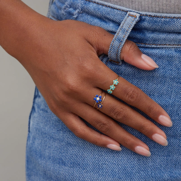 Jennifer Meyer Mini Lapis Flower Ring with Diamond Center in 18K Yellow Gold | Fine Rings | Coveti