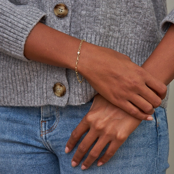 Jennifer Meyer Small Edith Link Bracelet with Single Diamond Bezel Accent in 18K Yellow Gold | Fine Bracelets | Coveti