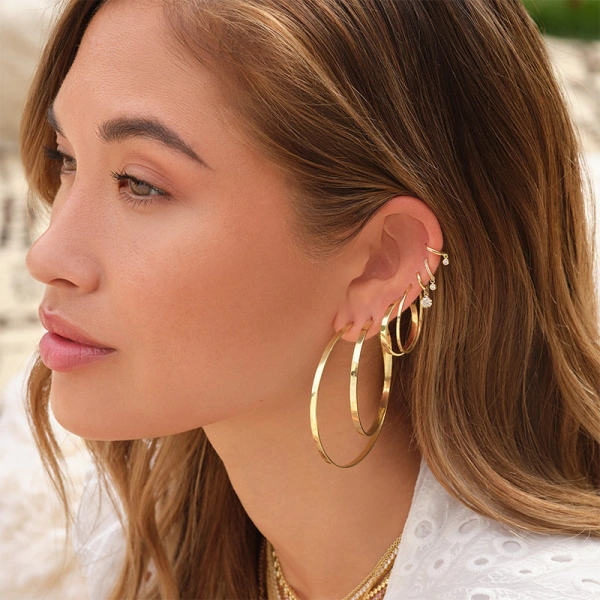 Jennifer Meyer Small Ellen Hoops in 18K Yellow Gold | Fine Earrings | Coveti