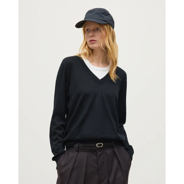 Johnstons of Elgin Beatrice Black Superfine Cashmere Jumper