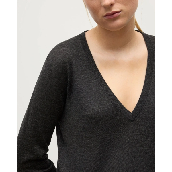 Johnstons of Elgin Elise Dark Grey Long Superfine Cashmere Jumper