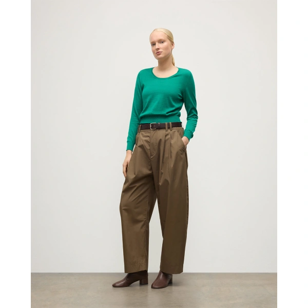 Johnstons of Elgin Ella Bright Green Superfine Cashmere Scoop Neck Jumper