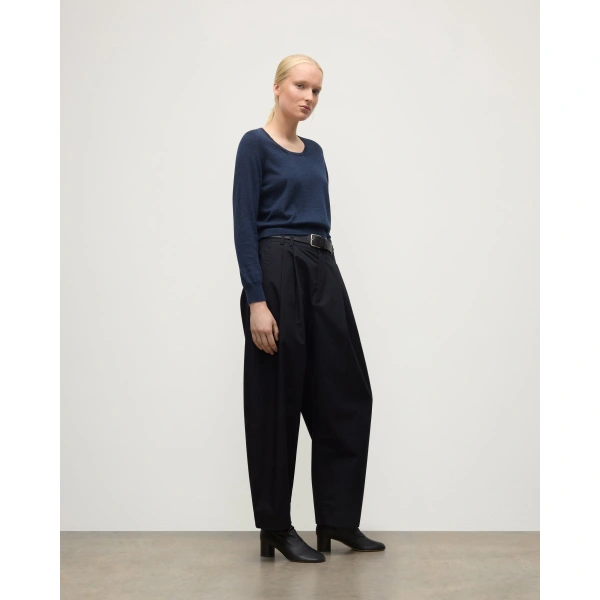 Johnstons of Elgin Ella Scoop Neck Superfine Cashmere Navy Jumper