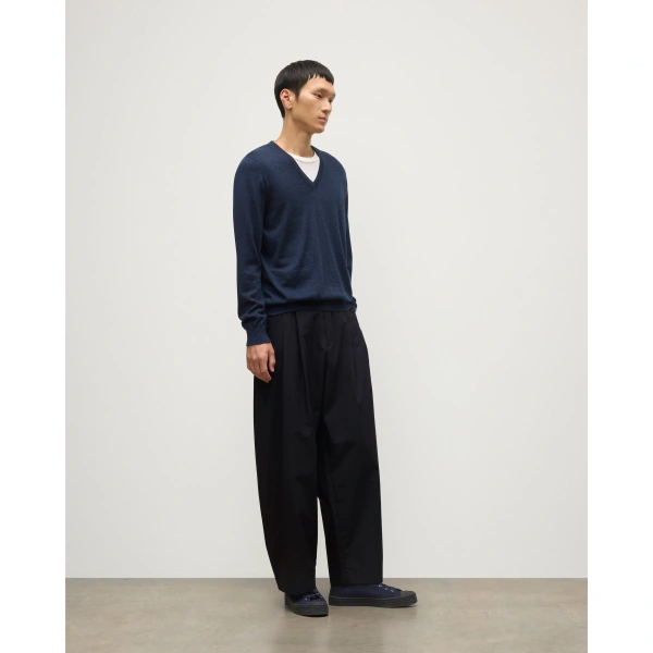 Johnstons of Elgin Fin Navy V Neck Superfine Cashmere Jumper