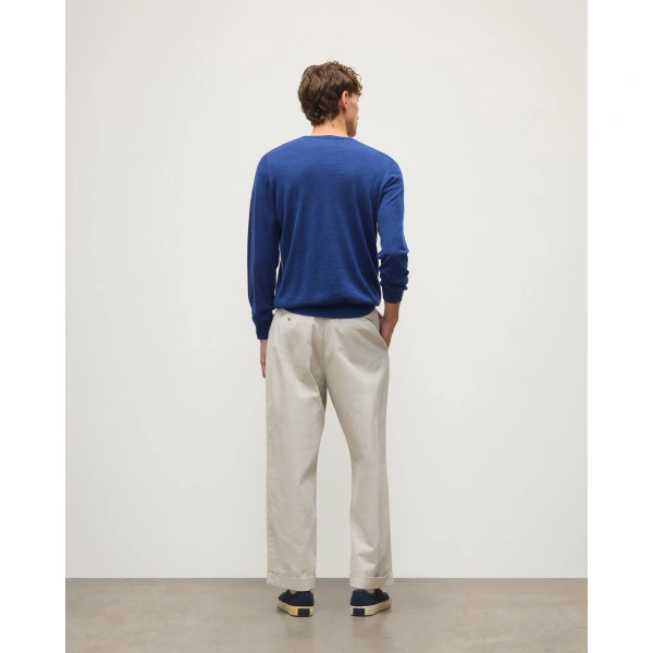 Johnstons of Elgin Fin Superfine Cashmere Jumper in Clyde Blue