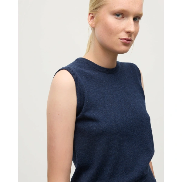 Johnstons of Elgin Iris Classic Navy Cashmere Tank