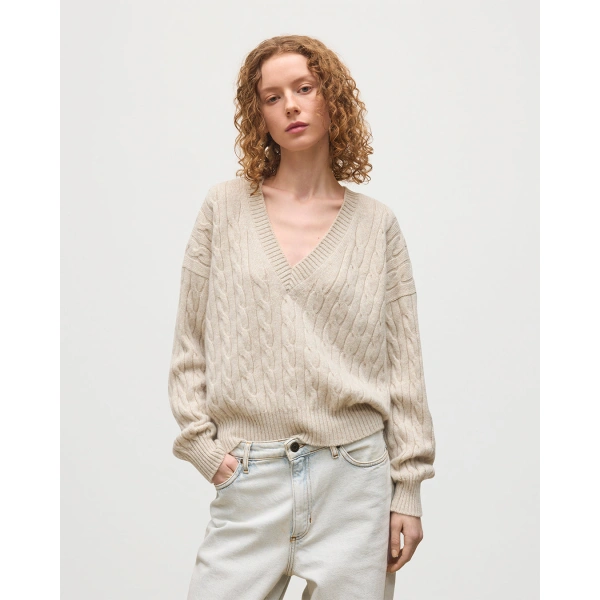 Johnstons of Elgin Kylesku Deep V Cream Cashmere Jumper