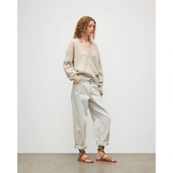 Johnstons of Elgin Kylesku Deep V Cream Cashmere Jumper
