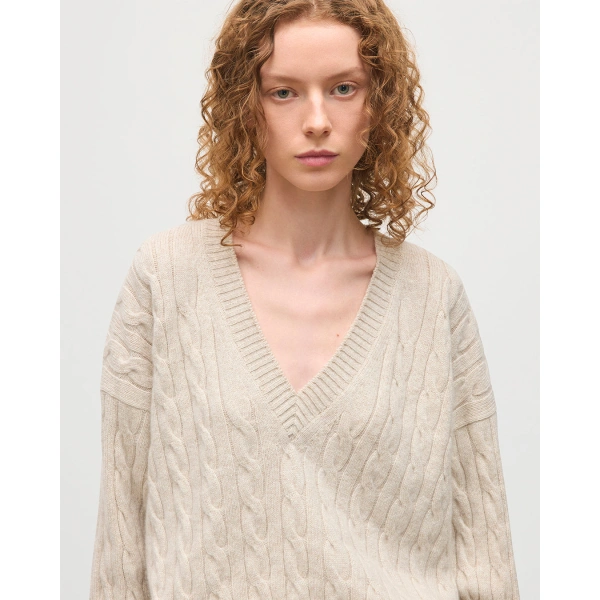 Johnstons of Elgin Kylesku Deep V Cream Cashmere Jumper