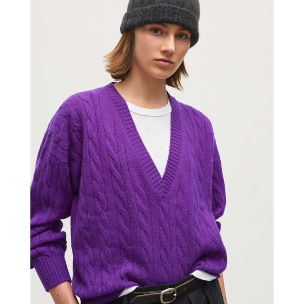 Johnstons of Elgin Kylesku Deep V Purple Cashmere Jumper