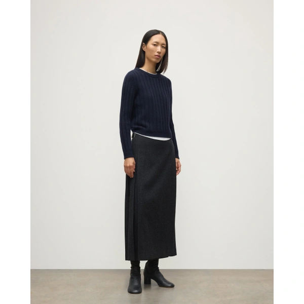 Johnstons of Elgin Lecht Dark Navy Cashmere Crew Jumper