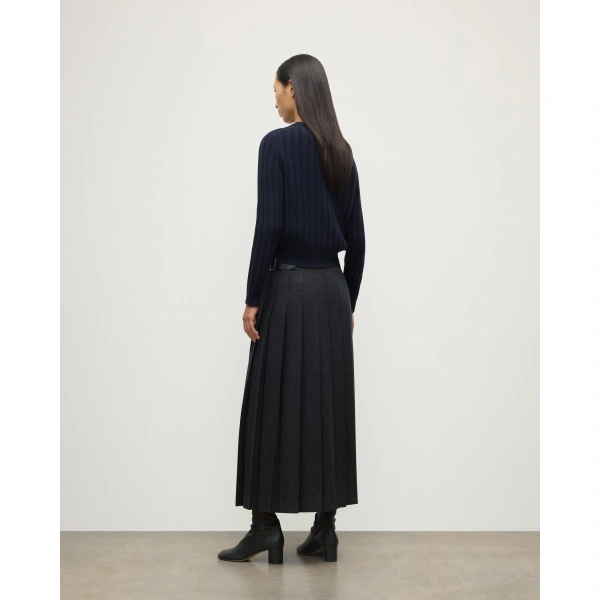 Johnstons of Elgin Lecht Dark Navy Cashmere Crew Jumper