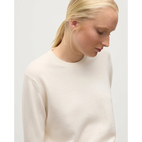 Johnstons of Elgin Lunan Classic Crew Neck White Cashmere Jumper