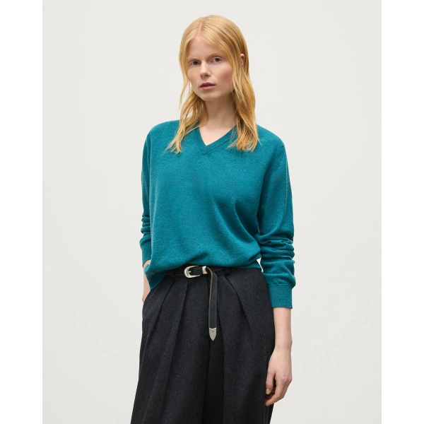 Johnstons of Elgin Lunan Classic Green Cashmere V Neck Jumper