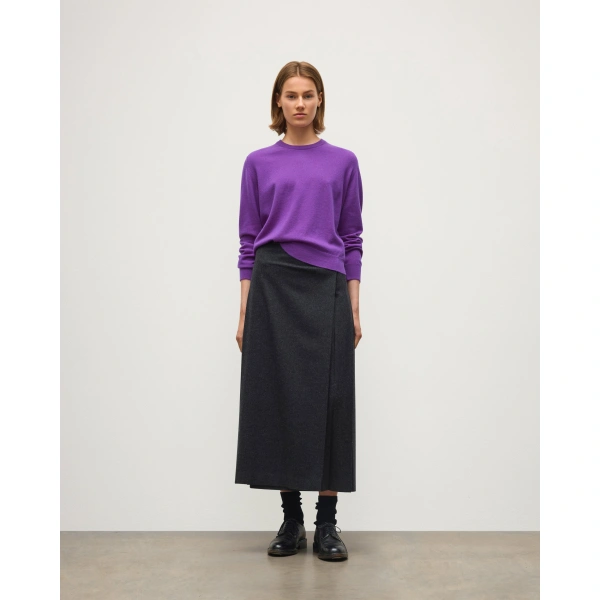 Johnstons of Elgin Lunan Classic Purple Cashmere Crew Jumper