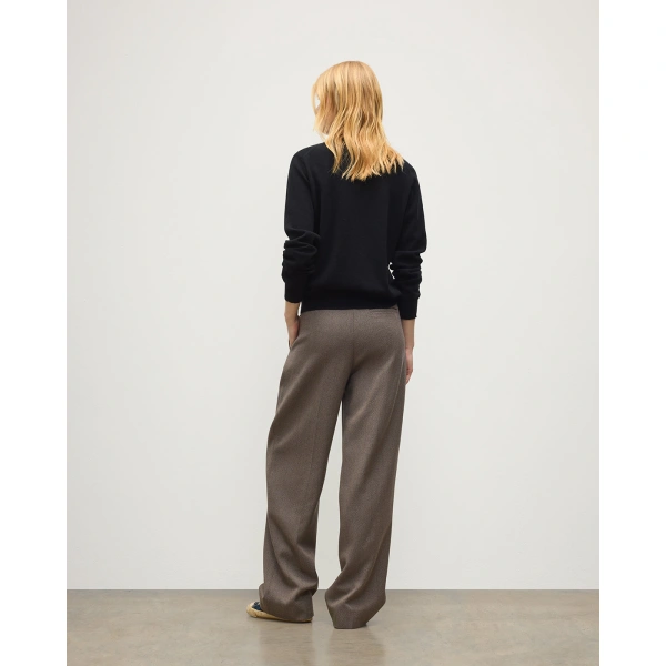 Johnstons of Elgin Lunan Classic V Neck Black Cashmere Jumper