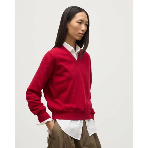 Johnstons of Elgin Lunan Red Classic Cashmere V Neck Jumper