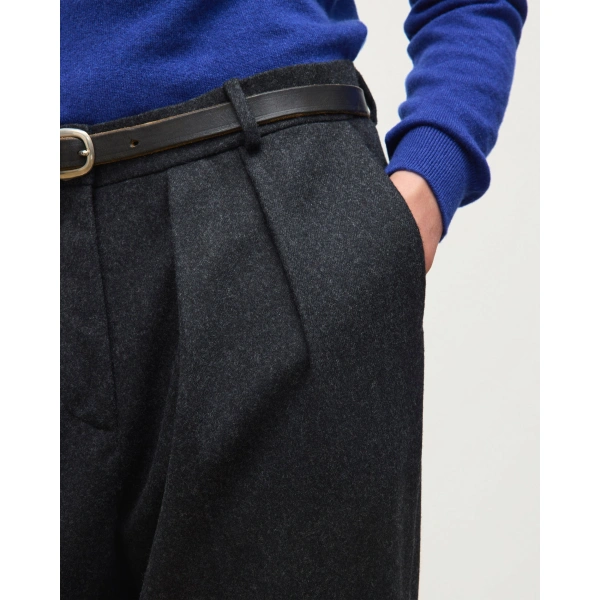 Johnstons of Elgin Macara Charcoal Pleated Trousers
