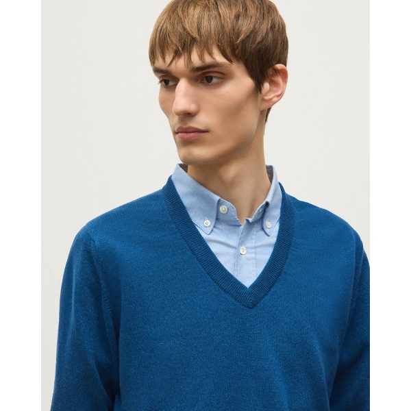 Johnstons of Elgin Reuben Blue Cashmere V Neck Jumper