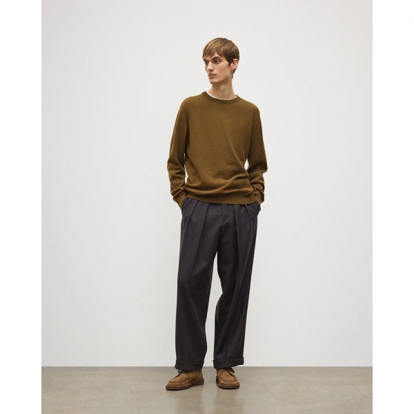 Johnstons of Elgin Reuben Cashmere Crew Jumper in Algie Green