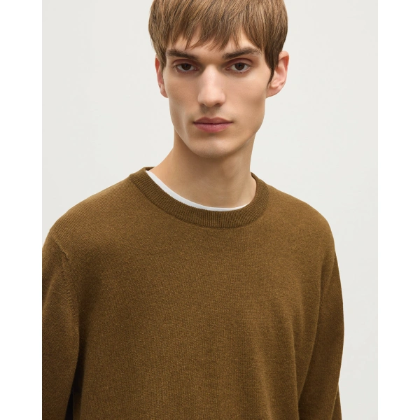 Johnstons of Elgin Reuben Cashmere Crew Jumper in Algie Green
