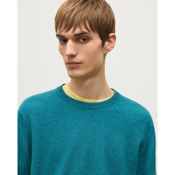 Johnstons of Elgin Reuben Cashmere Crew Jumper in Nouveau Green