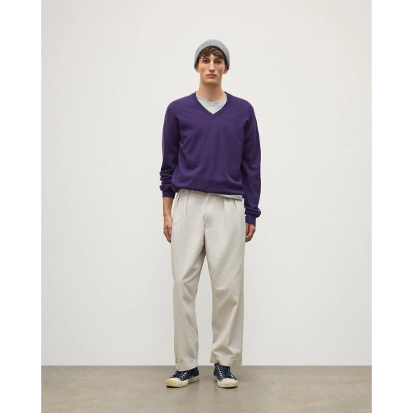 Johnstons of Elgin Reuben Purple Cashmere V Neck Jumper